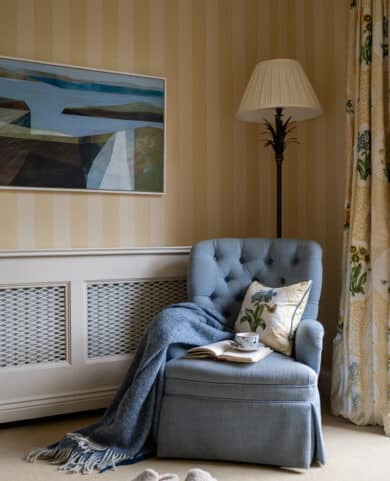 Superior Heritage Yellow Room detail